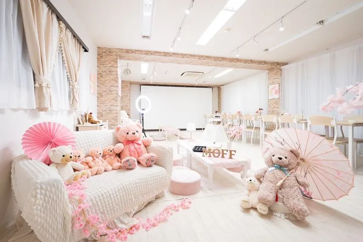 Moff room 池袋店の広い室内